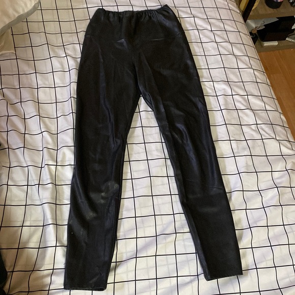 Aritzia Wilfred Free Faux Leather Leggings - Picture 1 of 4
